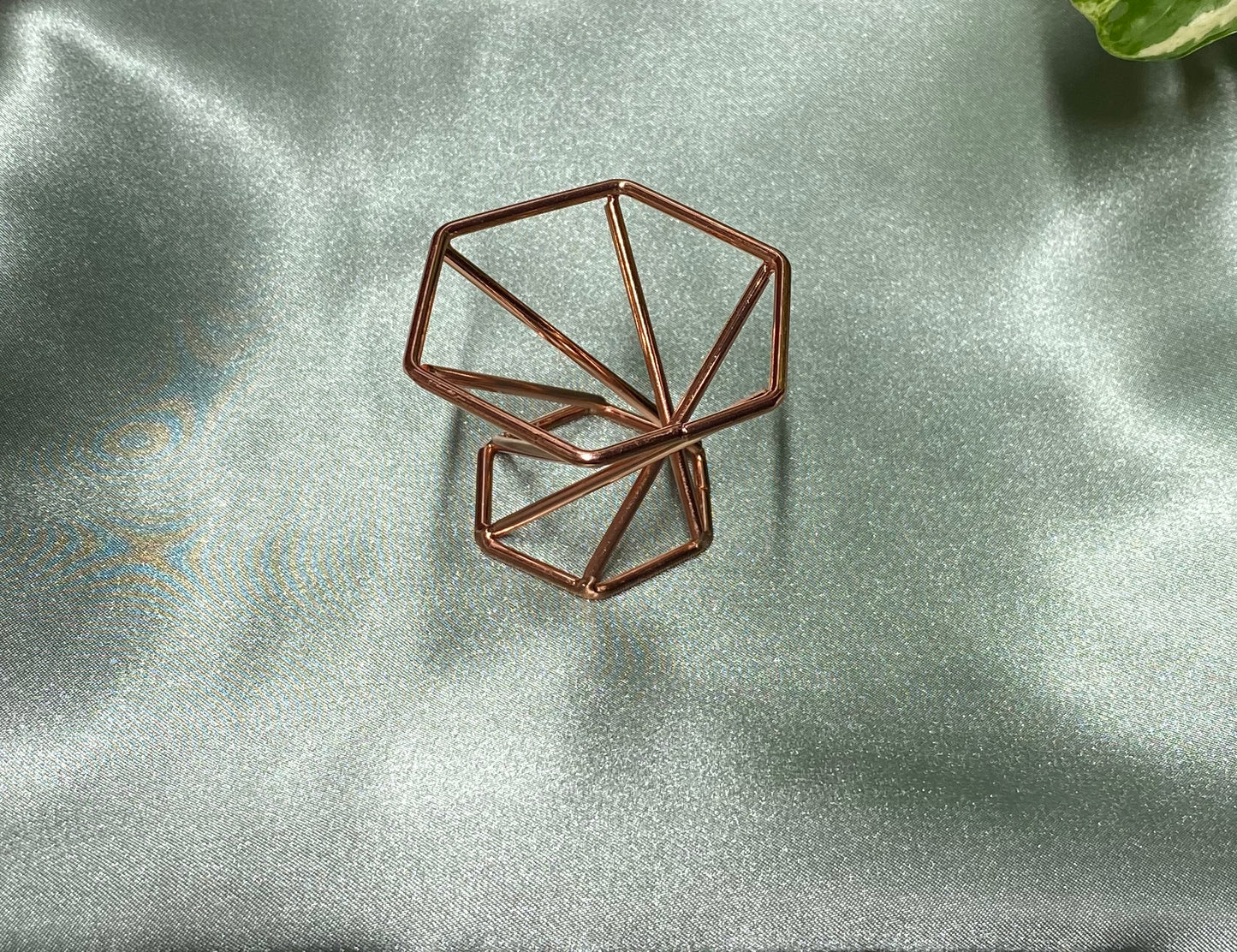 Metal Sphere Stand